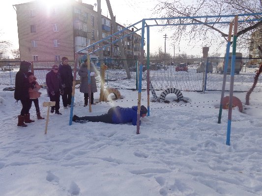 Дети и взрослые играли в «Зарницу»