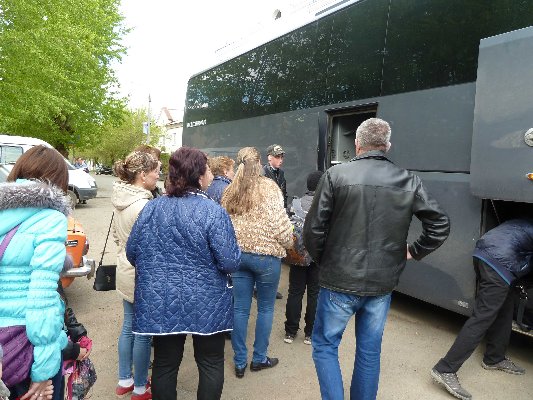 Еманжелинские школьники поехали в Златоуст на отдых и оздоровление