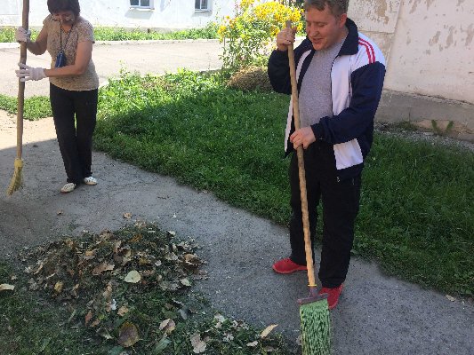 Коллектив УСЗН принял участие в экологической акции «Чистый город»