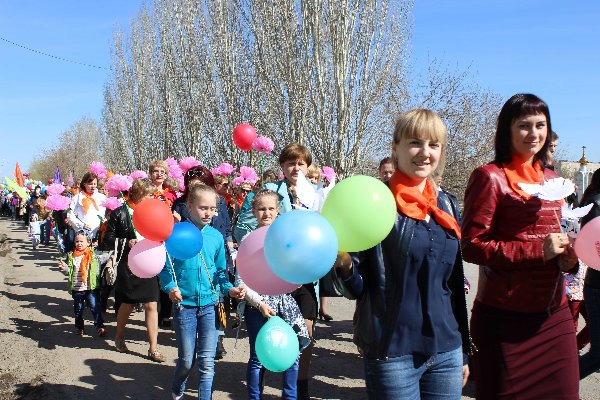 Социальные работники приняли участие в первомайской демонстрации